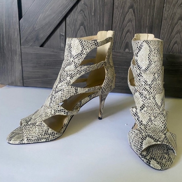 BCBG Generation "Duchess" Snakeskin heeled sandal with back zip, NWOT, sz 9 - Picture 12 of 12